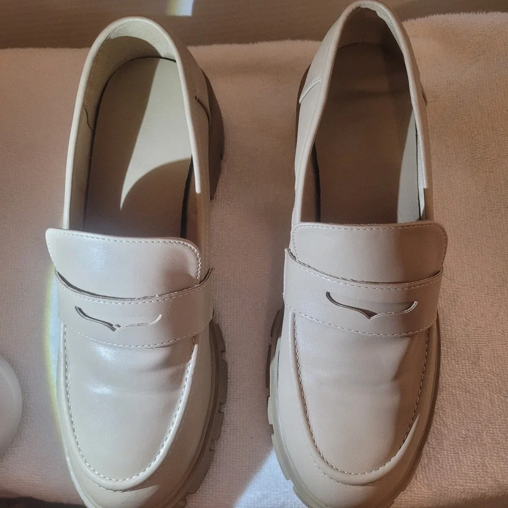 Like‎ new women's platform LUG chunky heels loafers SZ 9